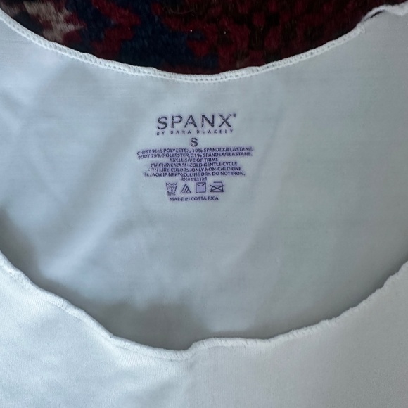 5 Intimates (Small & 34B):Spanx x 2 Hanro x 1 + BlackVelvet Cami & WhiteBraTop - Picture 3 of 9